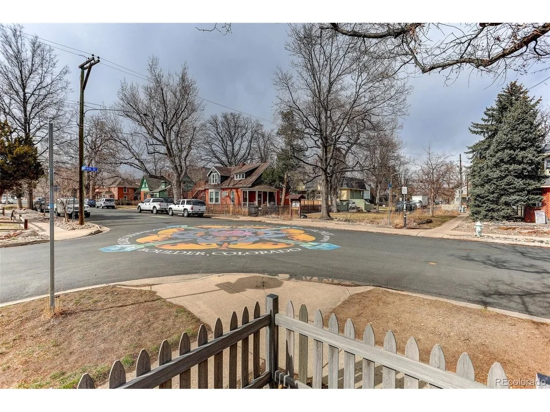 Photo of 1902 Grove St