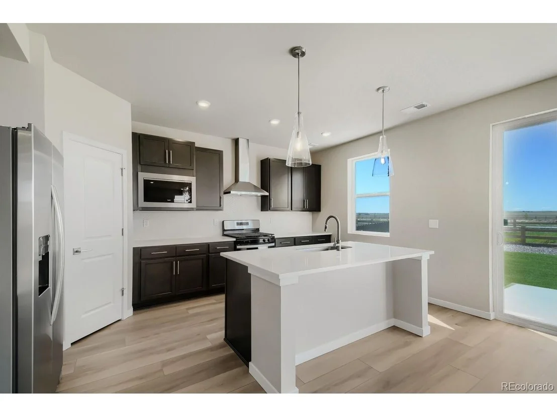 Photo of 46418 Heritage Ave