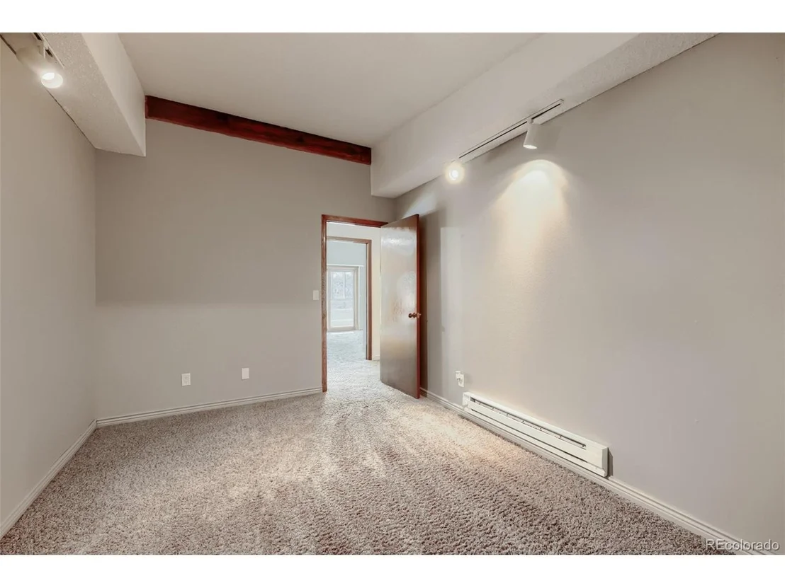 Photo of 720 N Bluff Dr