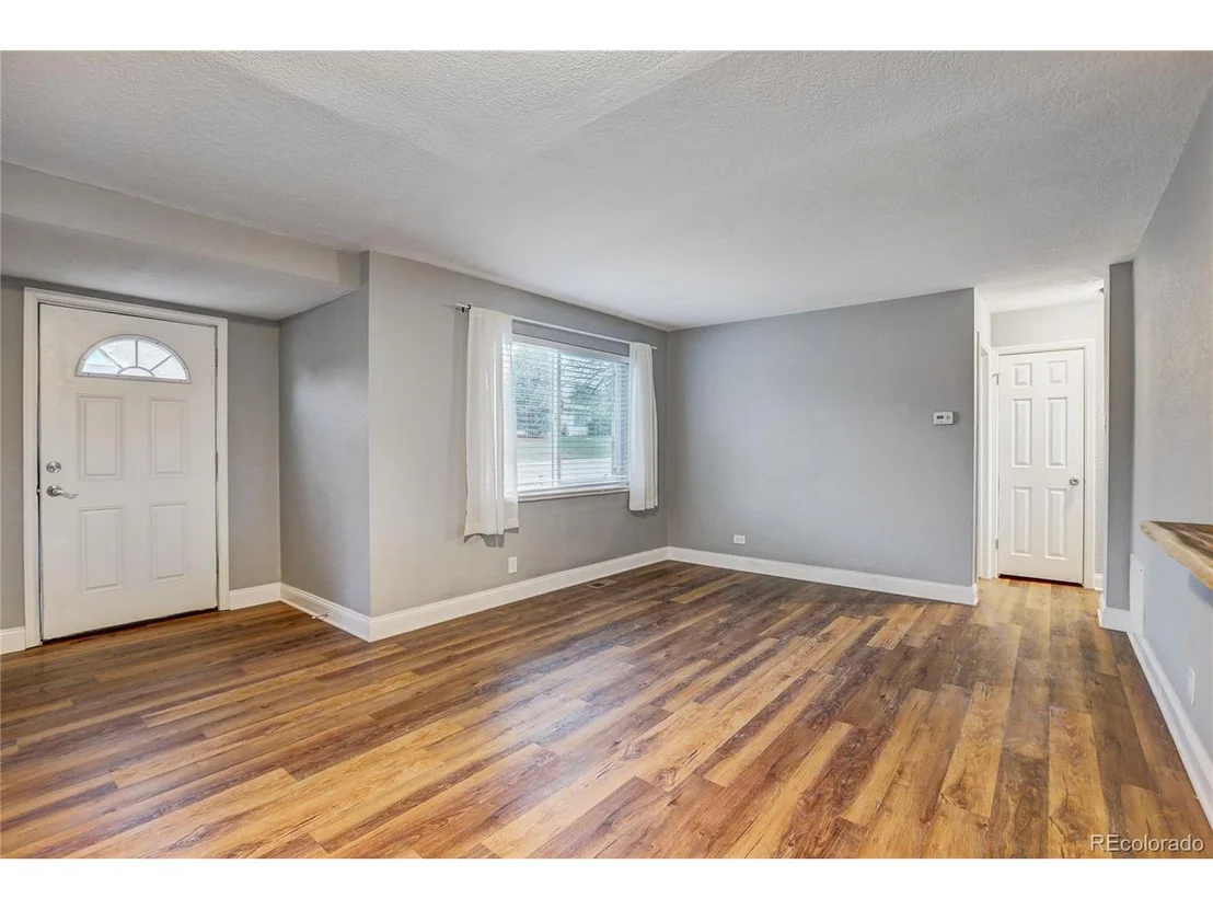 Photo of 2221 W Custer Pl