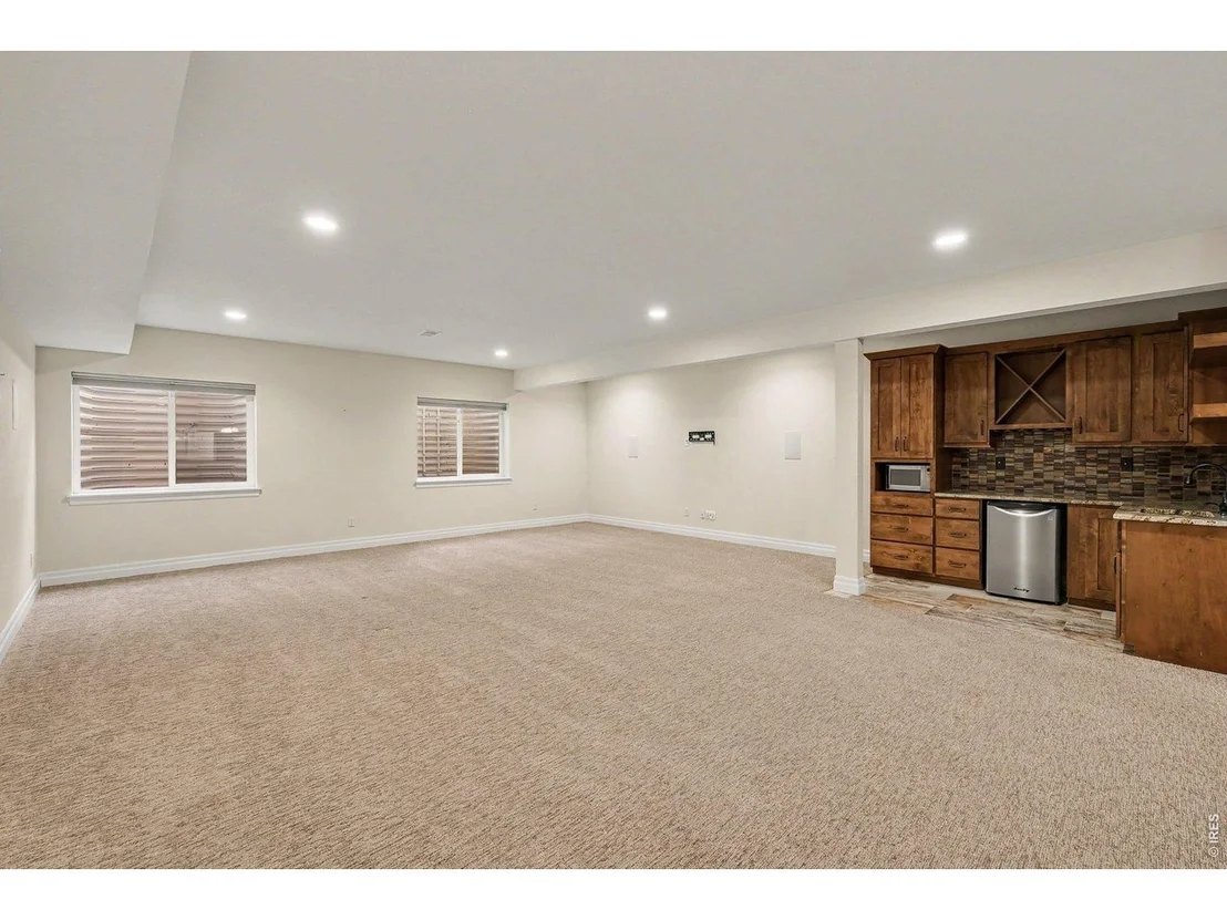Photo of 5661 Mid Pointe Dr