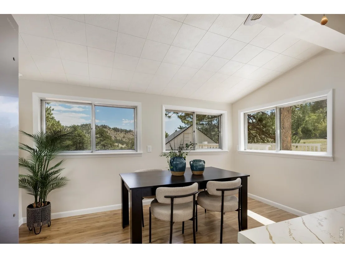 Photo of 465 Deer Ln