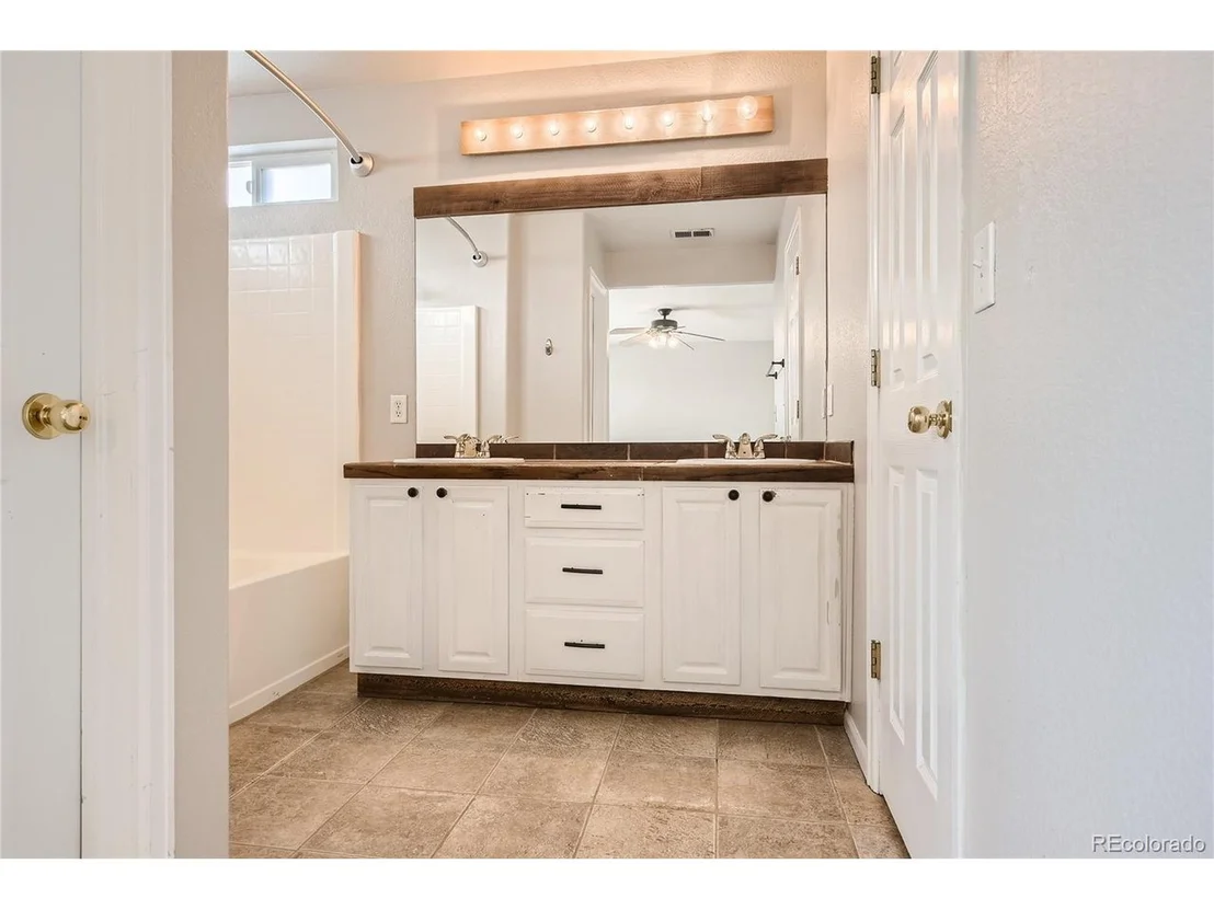Photo of 10484 Tracewood Cir