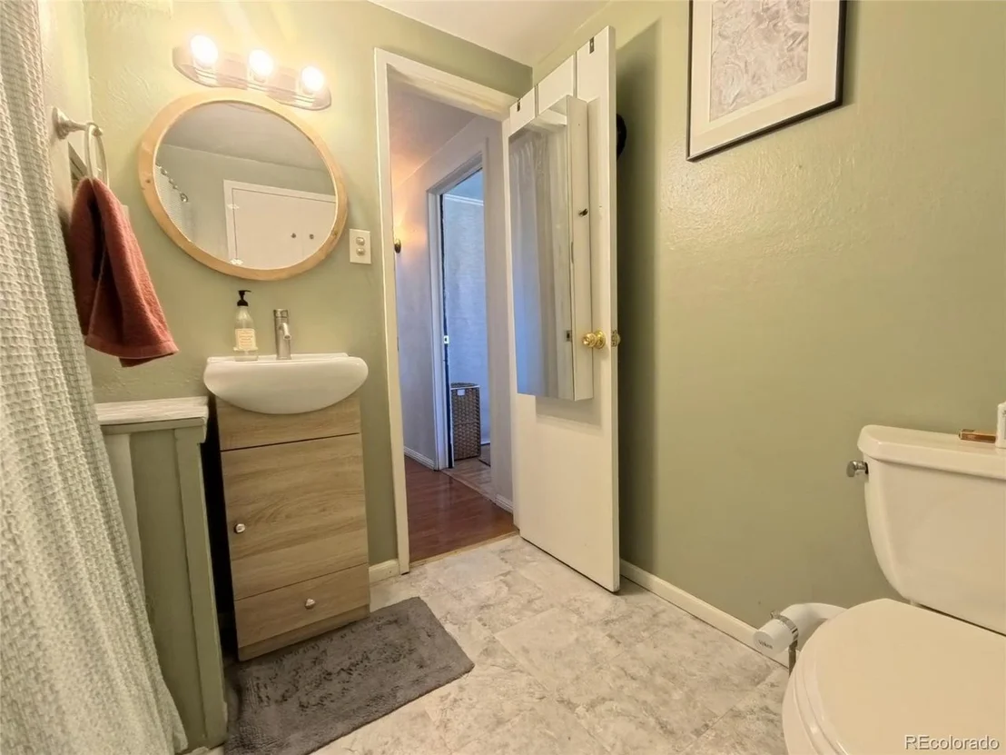 Photo of 541 W 7th St