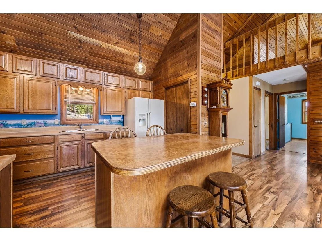 Photo of 619 Alpine Dr