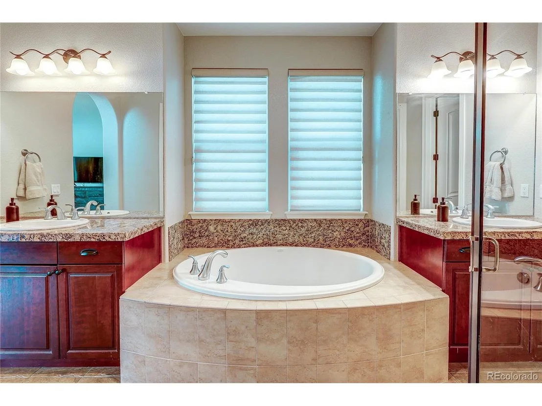 Photo of 9591 Sunset Hill Dr