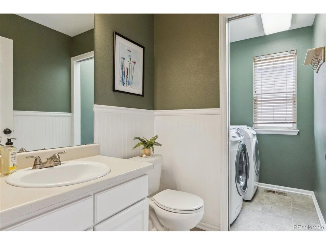 Photo of 10535 Laurelglen Cir