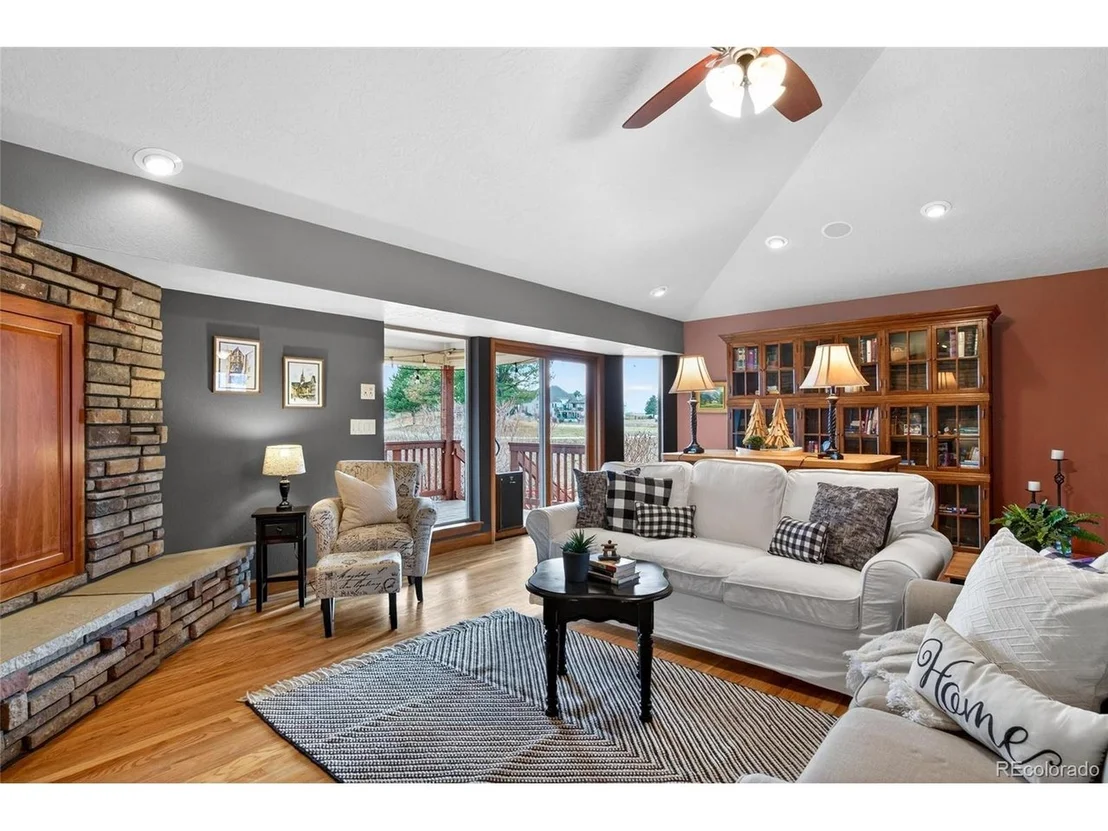 Photo of 7204 Vallevue Dr