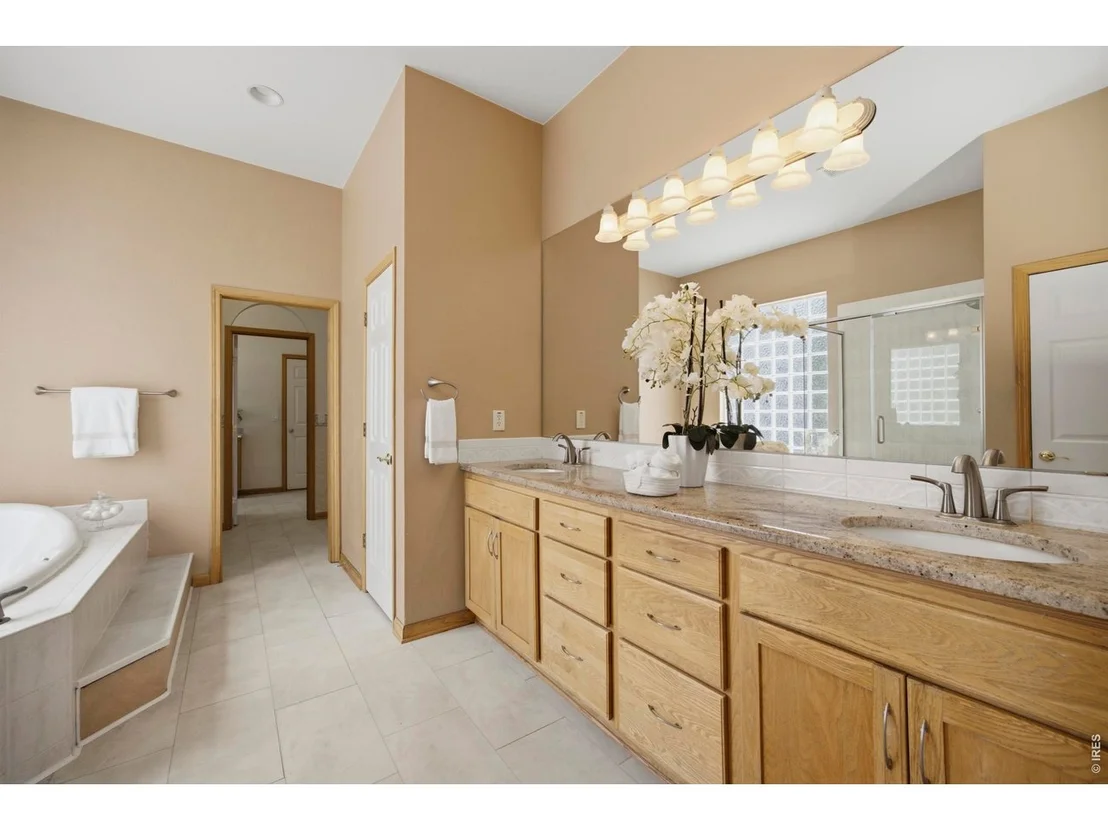 Photo of 535 Lakeside Pl