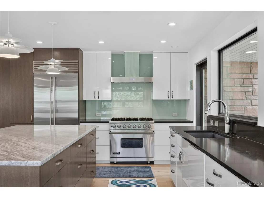 Photo of 863 Circle Dr