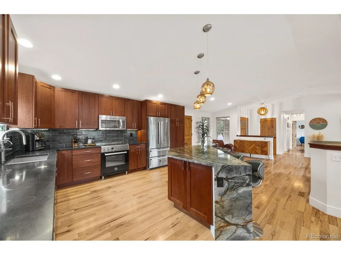 Photo of 102 Jackson Cir