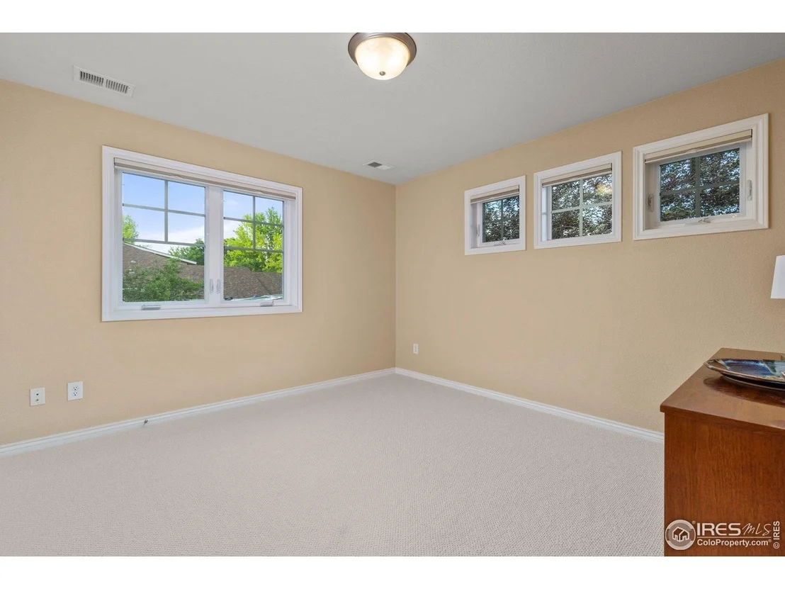 Photo of 1231 Hawk Ridge Rd