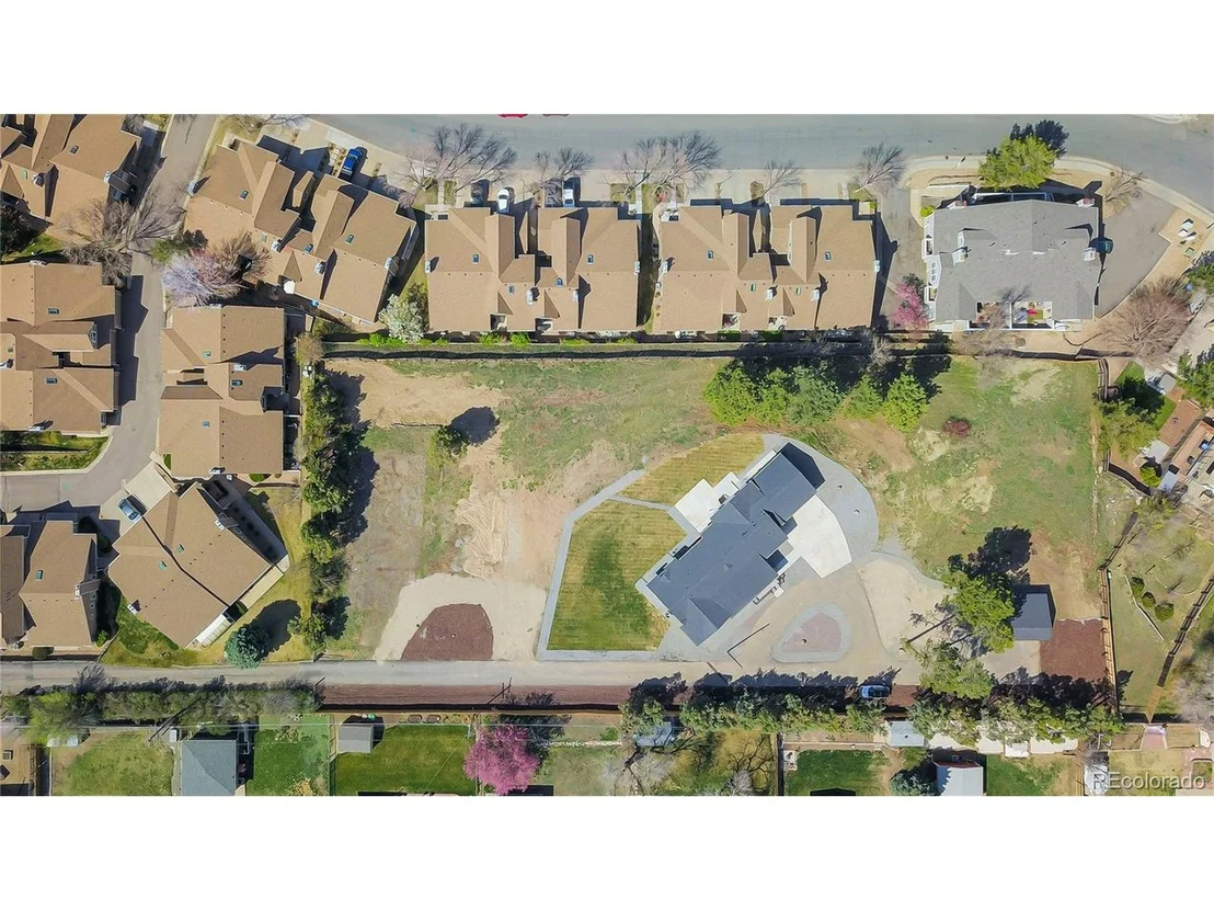 Photo of 6766 Zenobia Loop