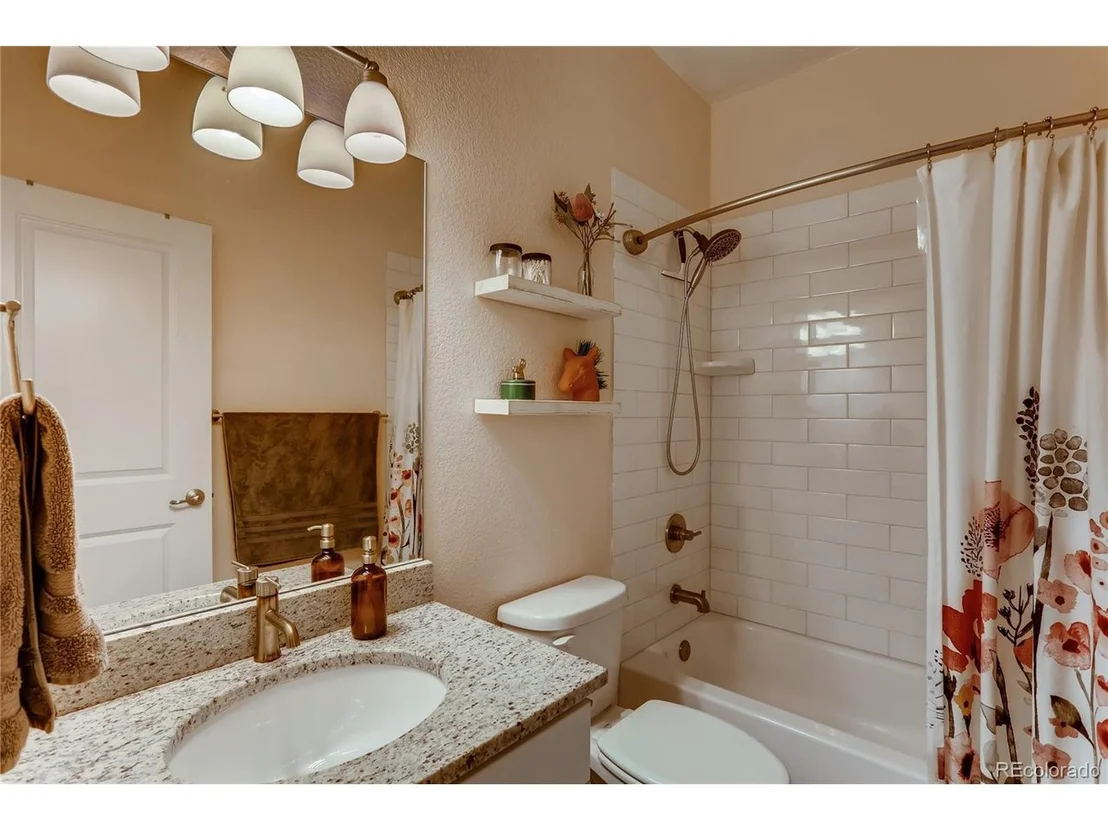 Photo of Unit B at 6780 Meade Cir