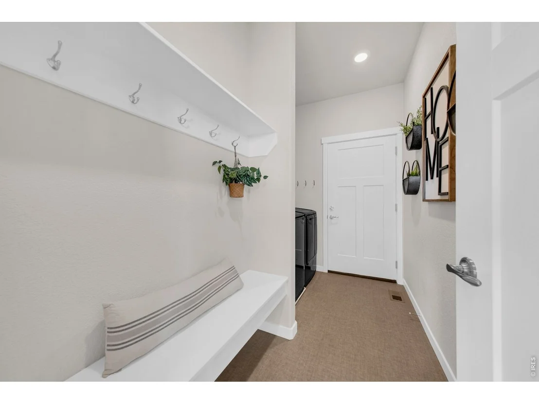 Photo of 21 Lakeview Cir