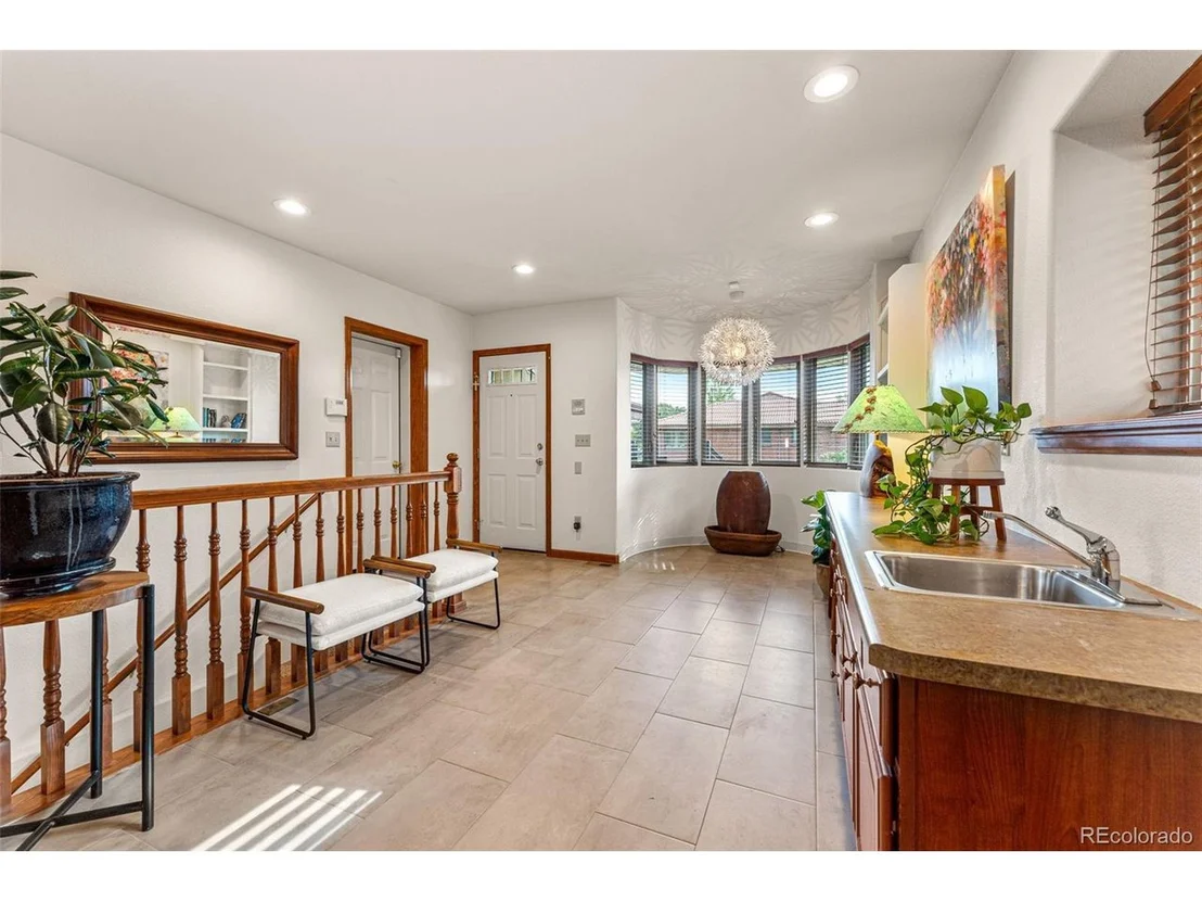 Photo of 2801 N Monaco Pkwy
