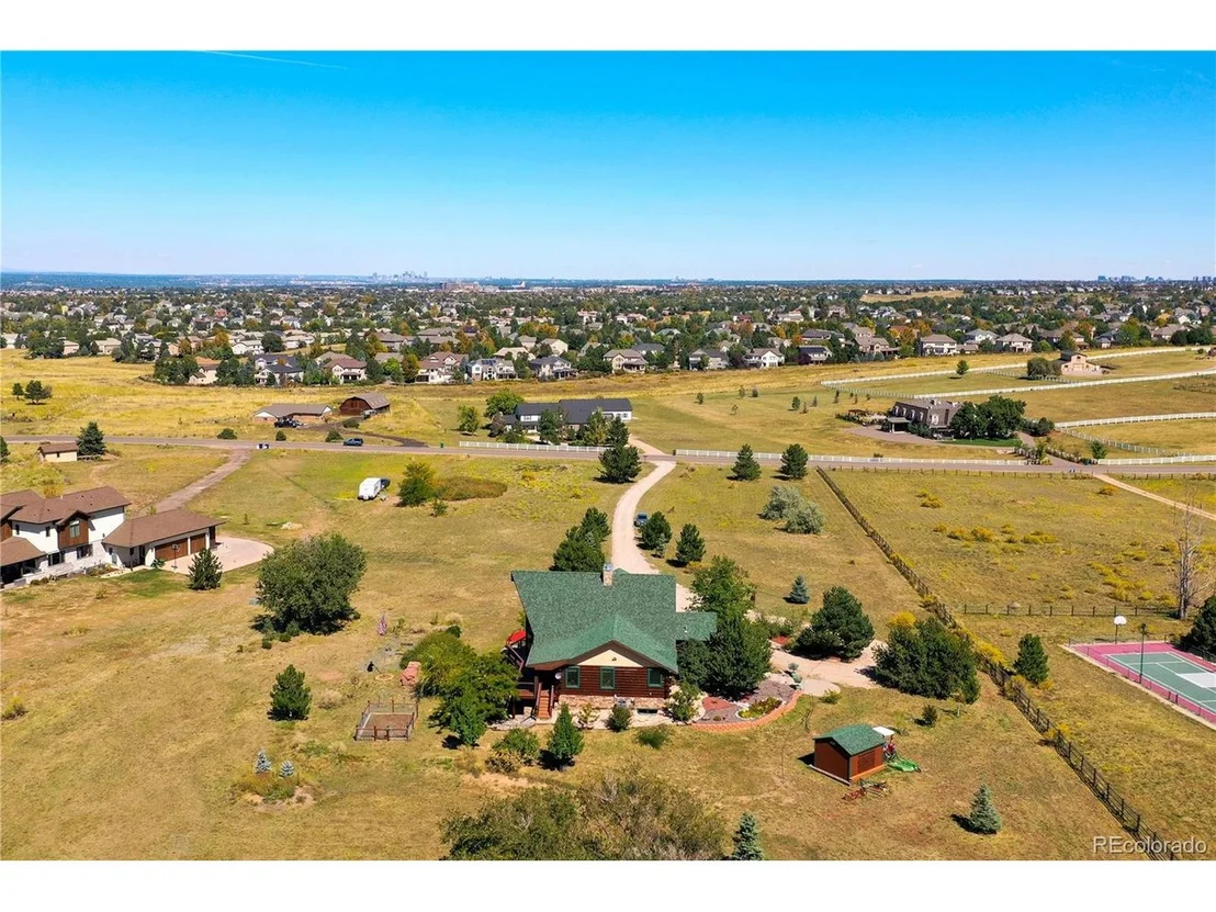 Photo of 6584 Lakeside Cir