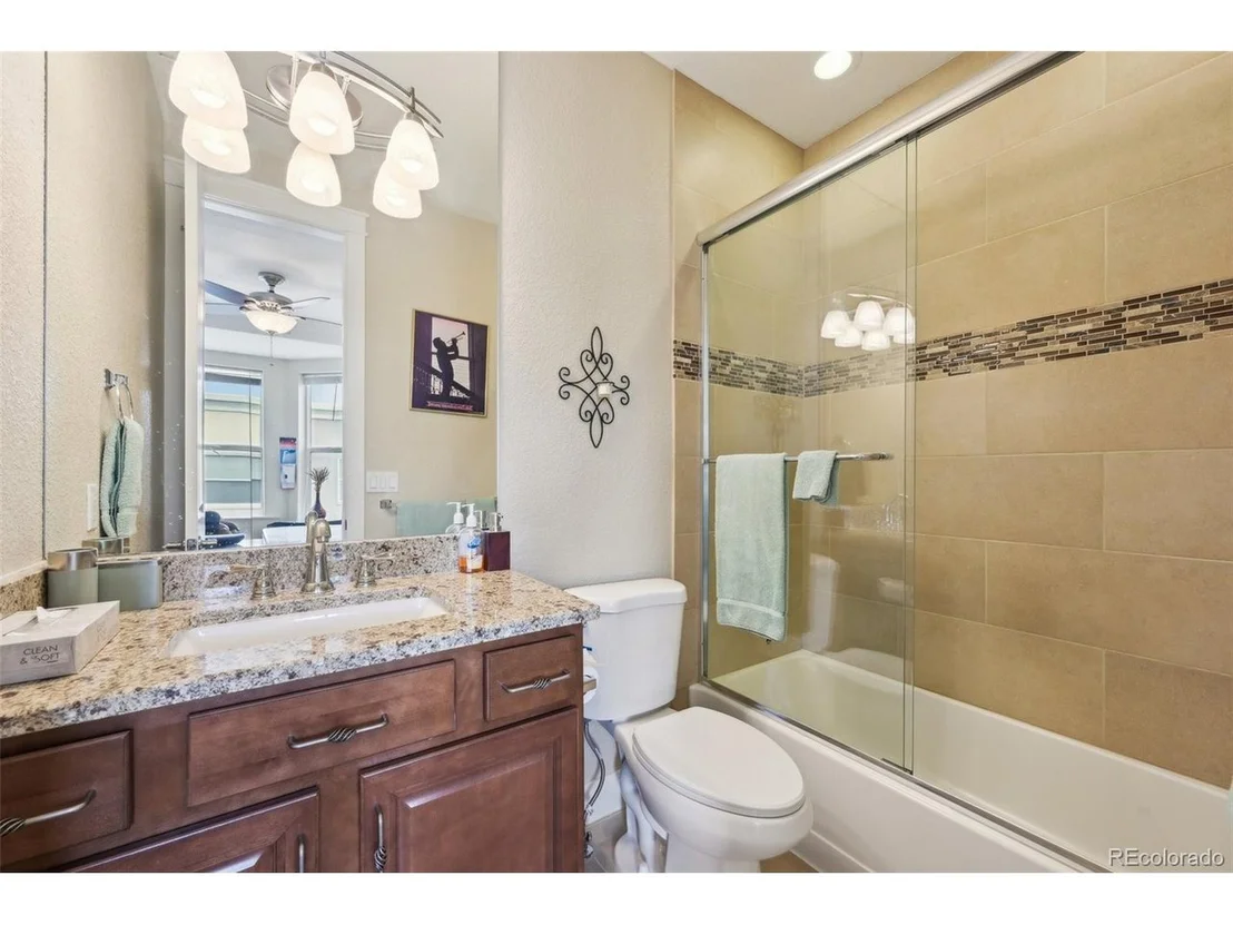 Photo of 873 Vernon Dr