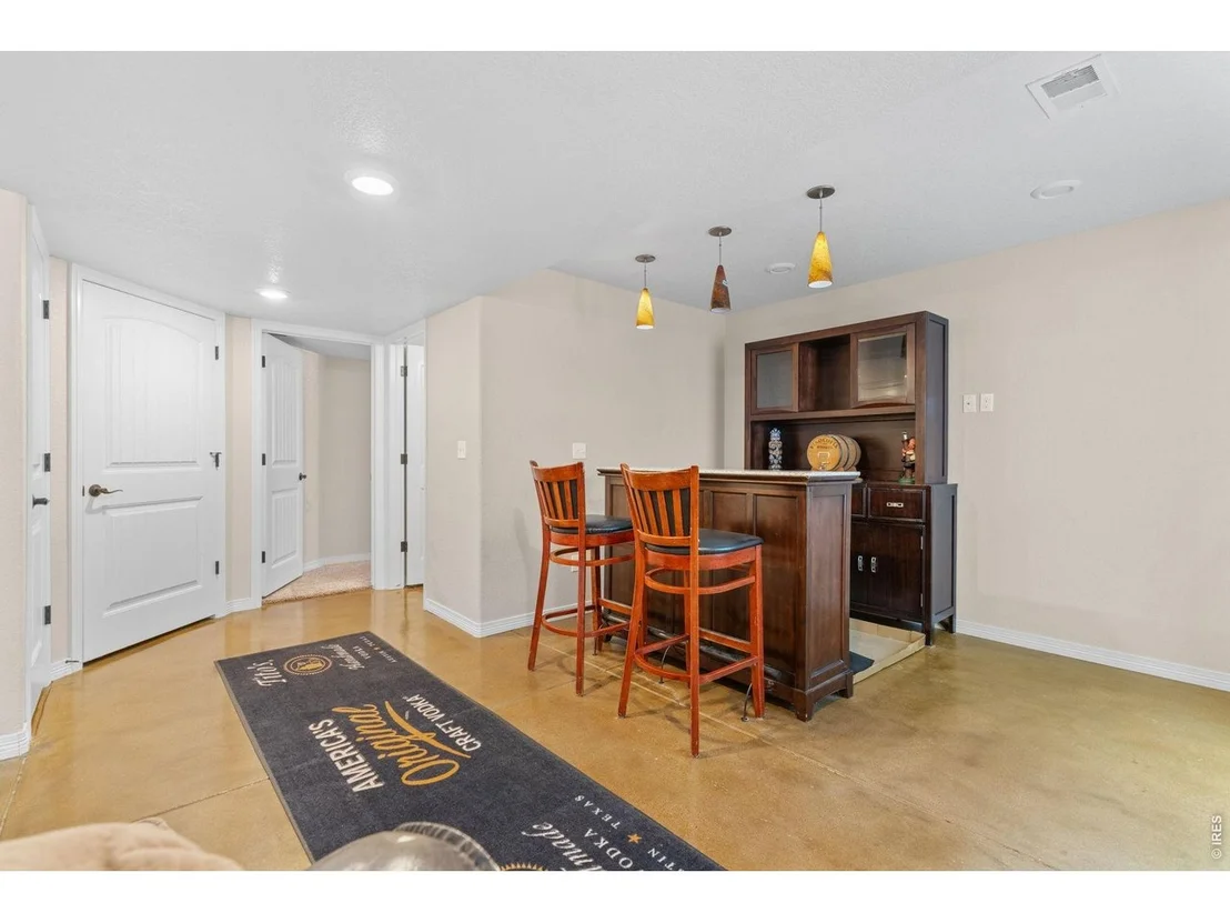 Photo of 562 Dakota Ct