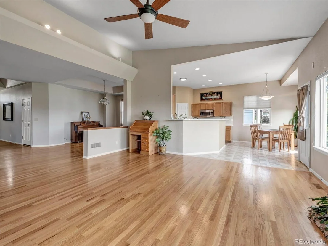 Photo of 658 Clarendon Dr