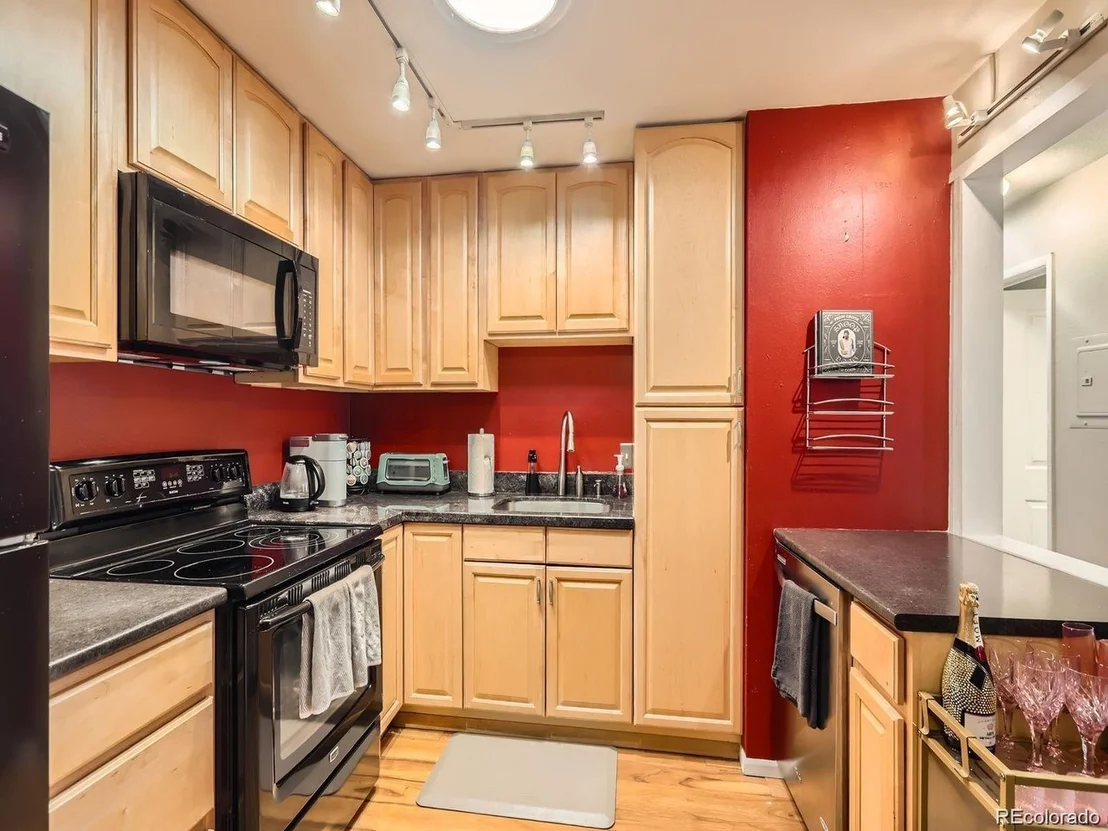 Photo of Unit 23 at 625 Pearl St