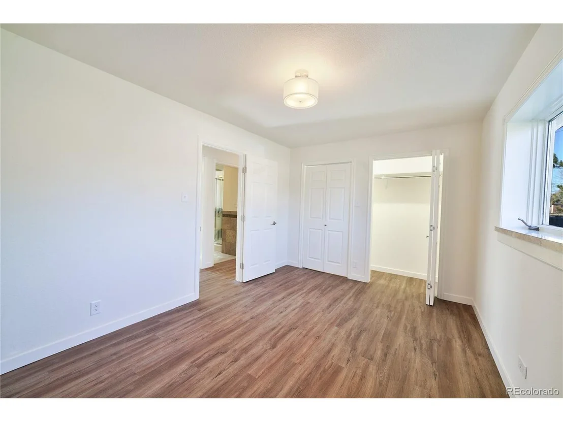 Photo of 6499 Iris Way