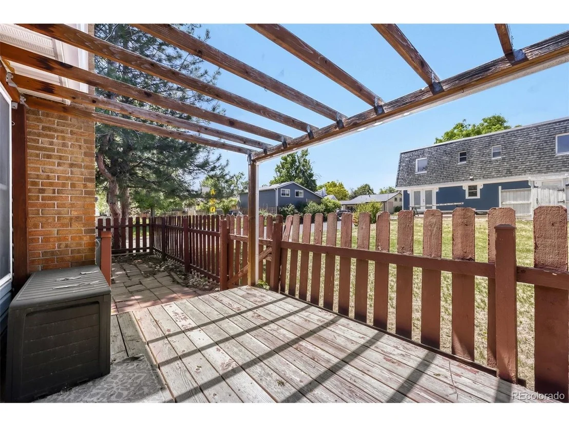 Photo of 445 Hickory Pl