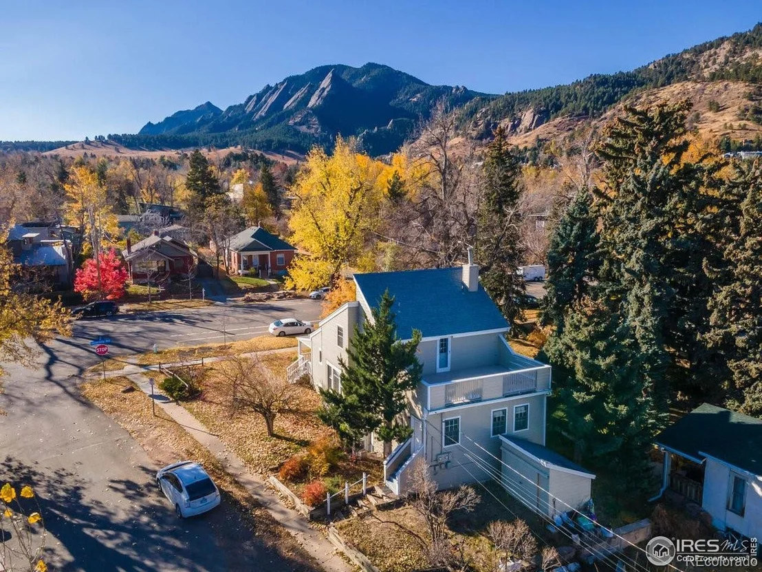 Photo of 769 University Ave