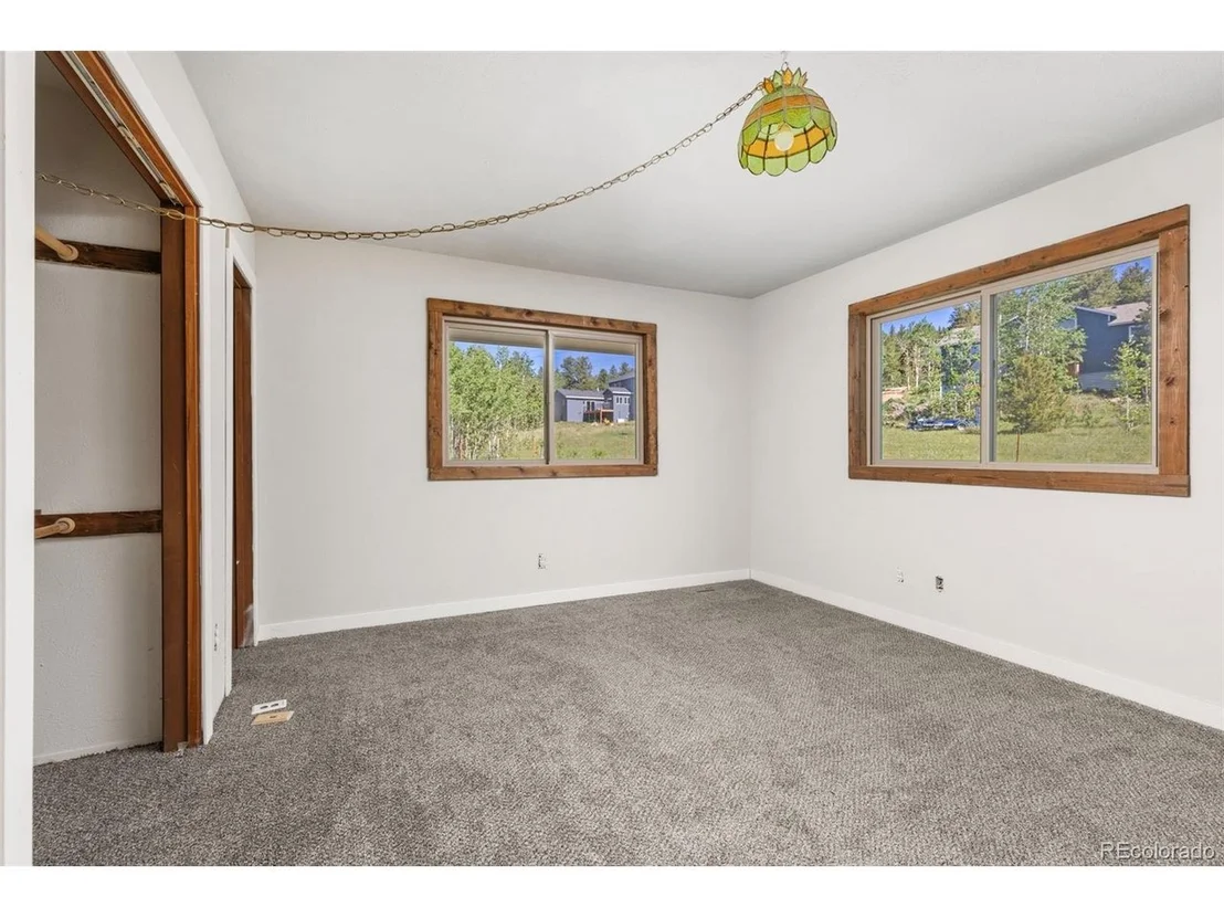 Photo of 283 Foxtail Dr