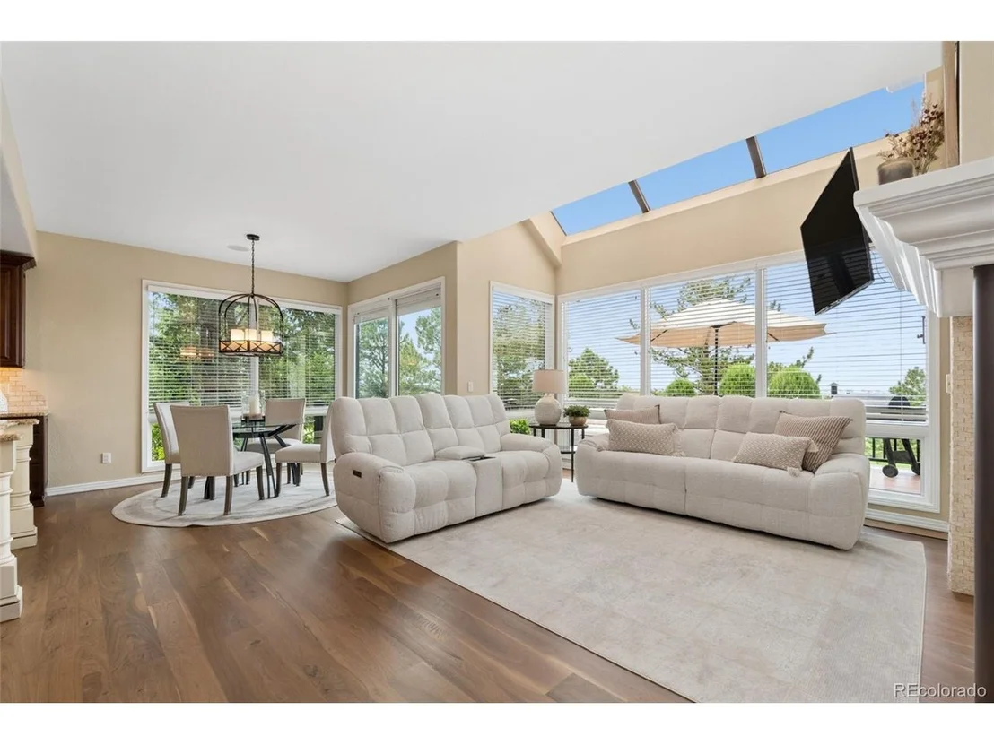 Photo of 8571 Colonial Dr