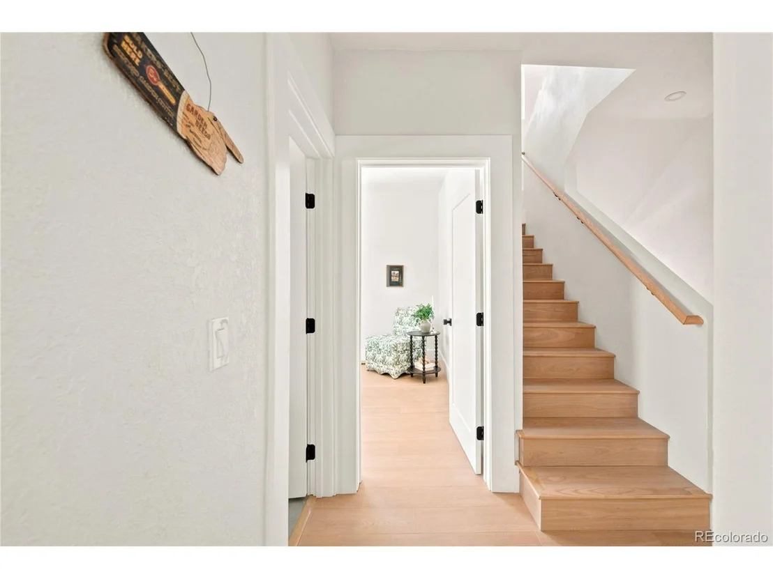 Photo of 625 Cook St