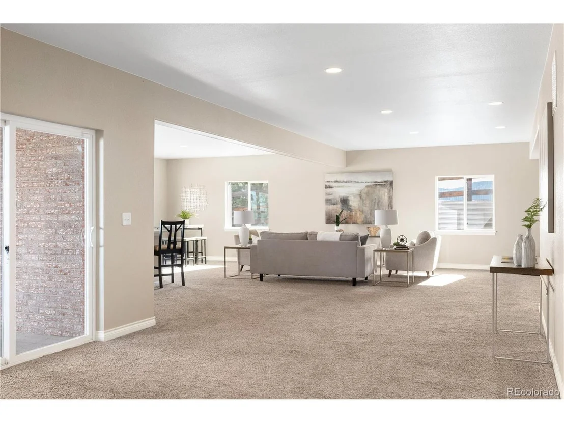 Photo of 8478 Rogers Loop