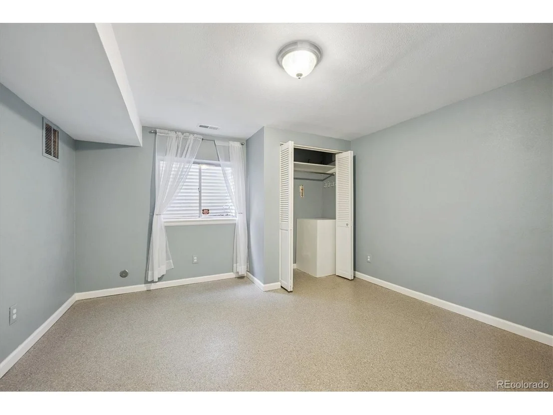 Photo of 6687 Devinney Ct