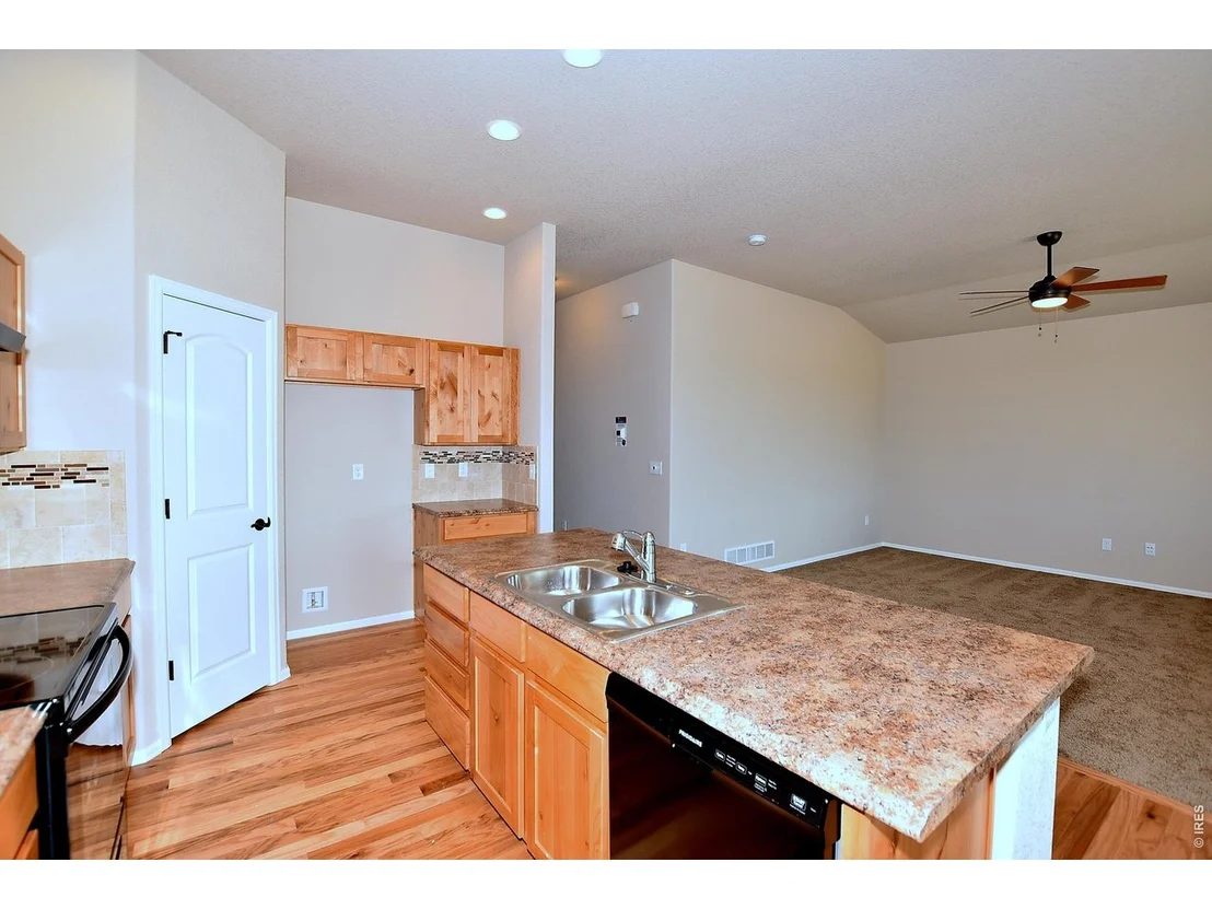 Photo of 524 86th Ave