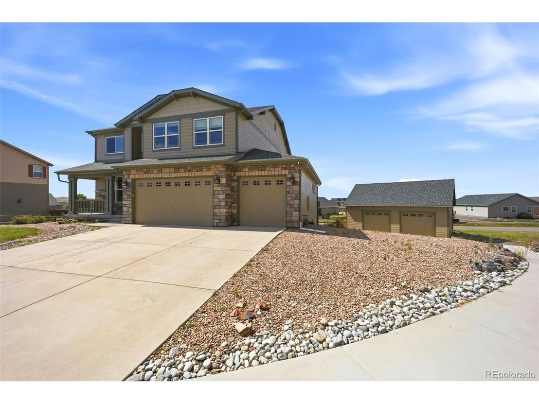 Photo of 42007 Westchester Cir