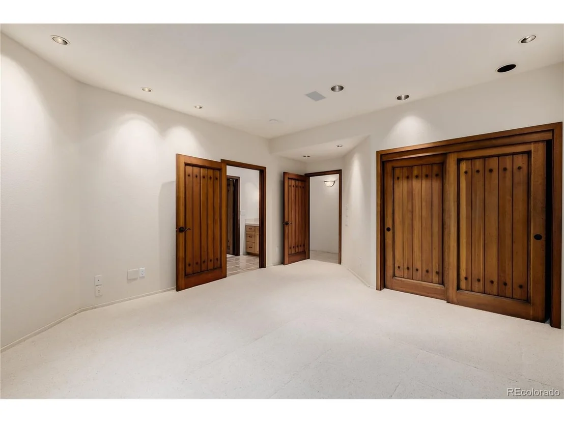 Photo of 1077 Carriage Hills Dr