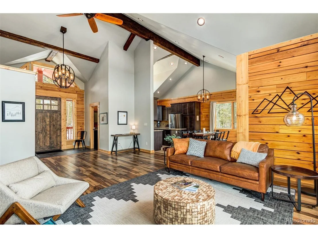 Photo of 1477 Lakeside Dr