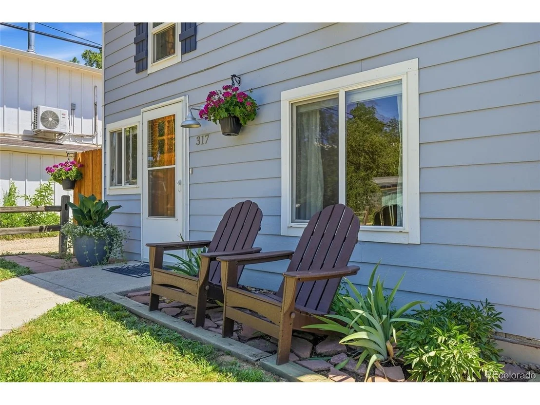 Photo of 317 3rd Ave