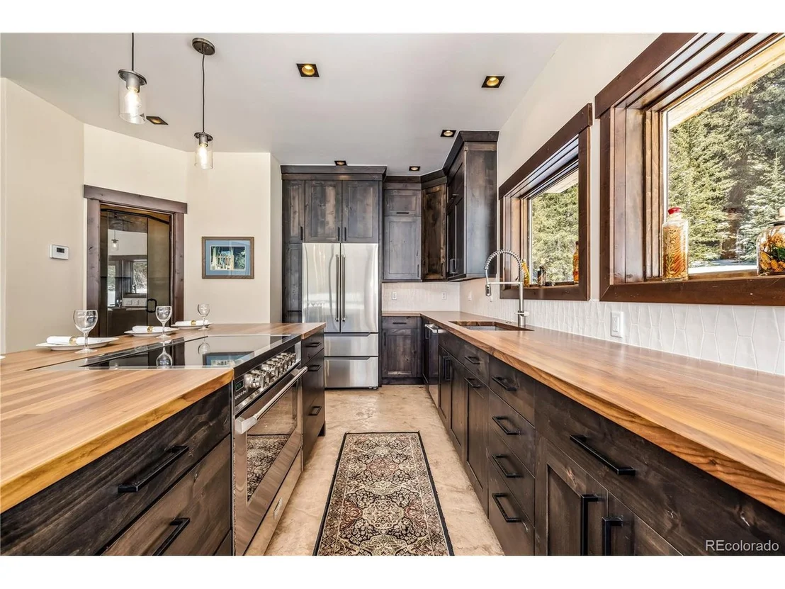 Photo of 162 Doris Dr