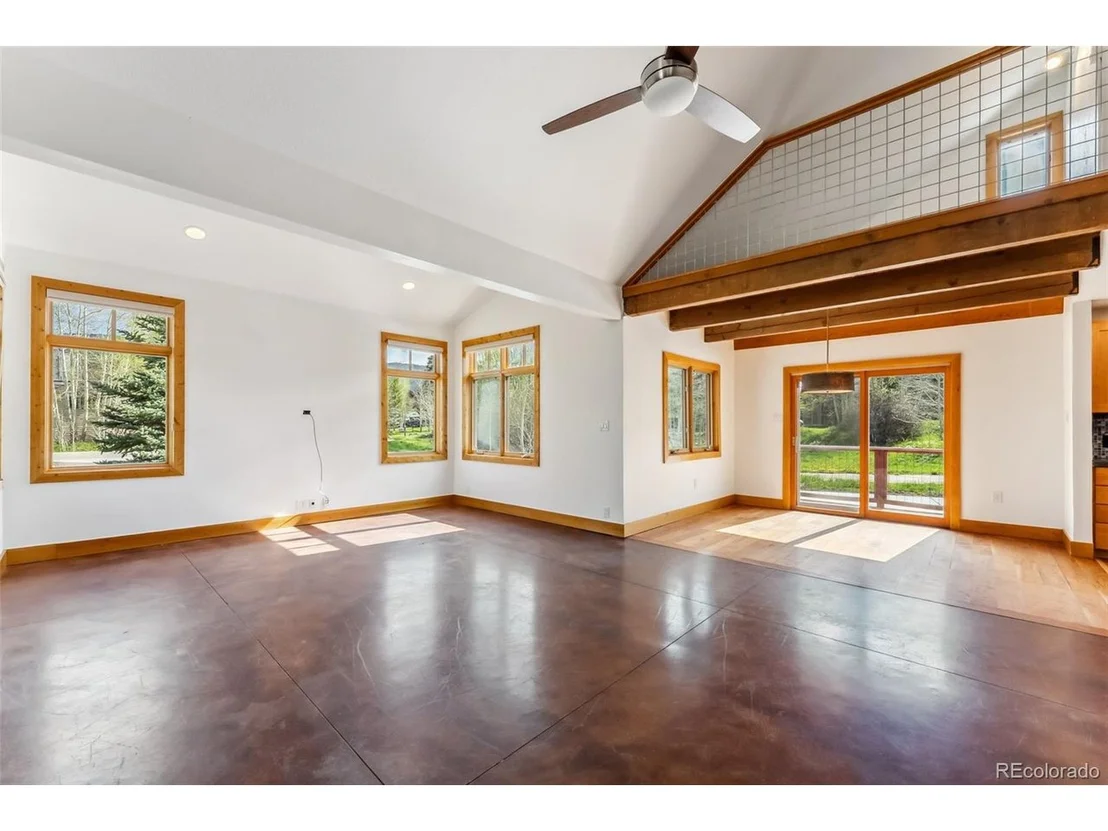 Photo of 475 Vail Cir