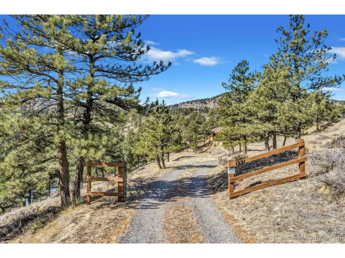 Photo of 1221 Longmont Dam Rd