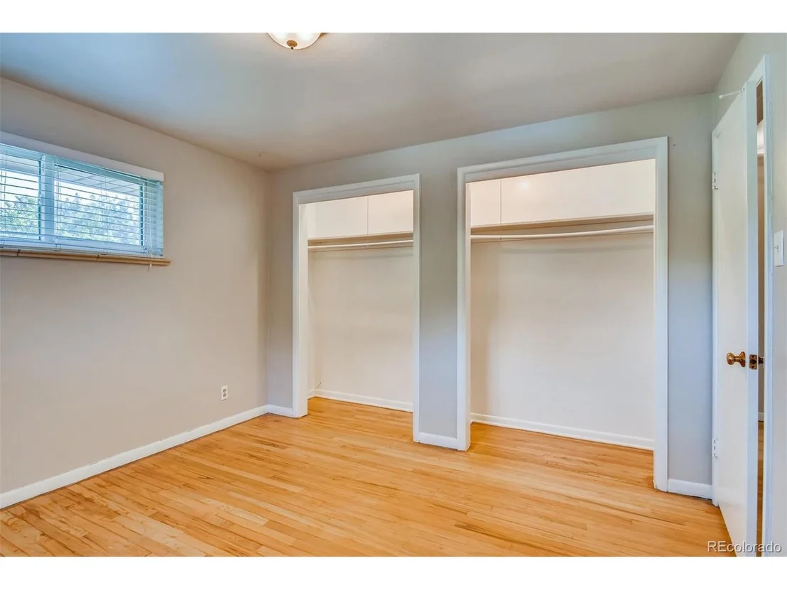 Photo of 5345 Otis St