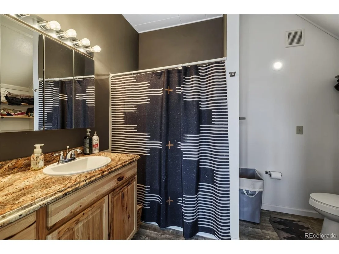Photo of 104 N 3rd St