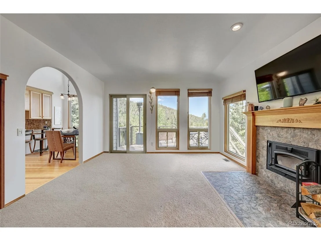 Photo of 1587 Sinton Rd