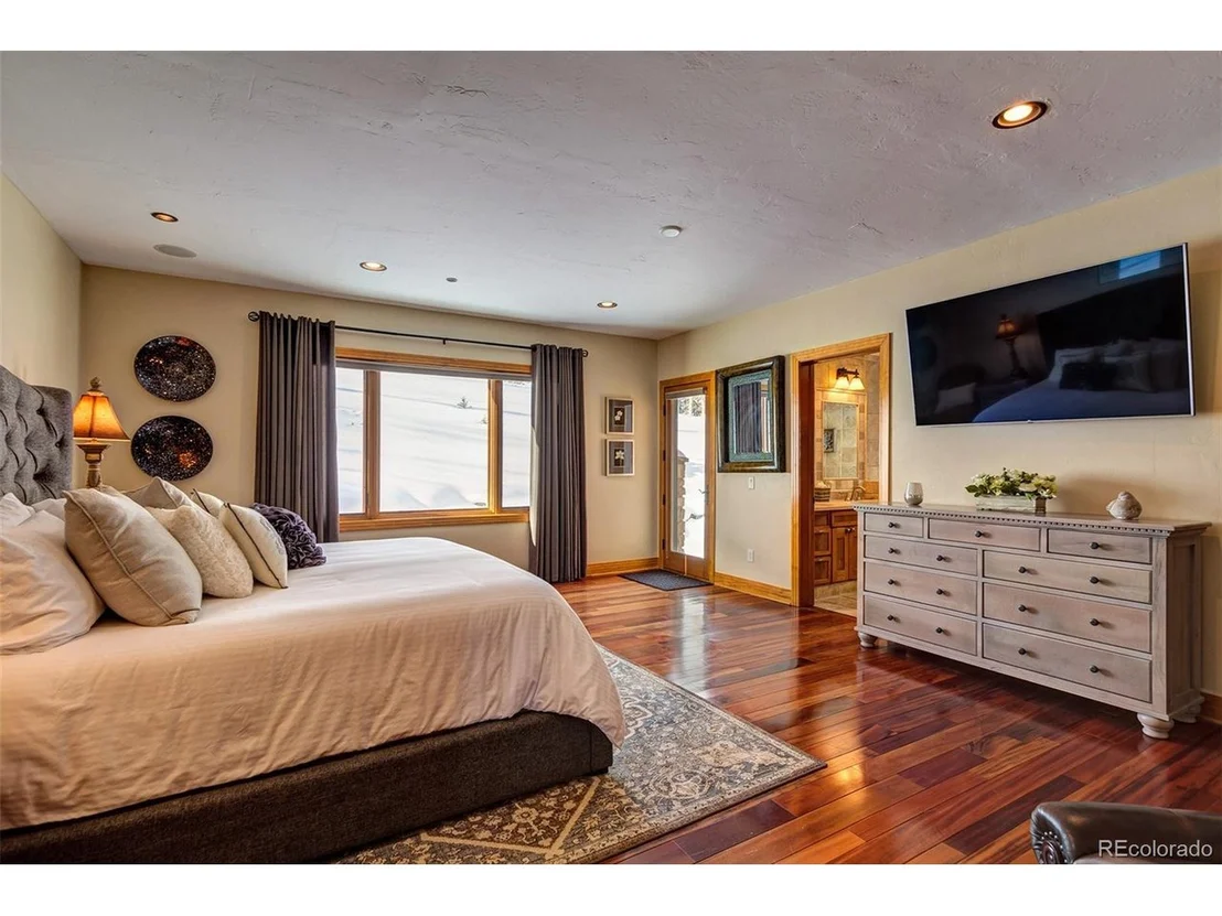 Photo of 101 Pearl Ln