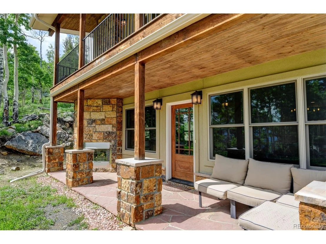 Photo of 1555 Three Peaks Rd