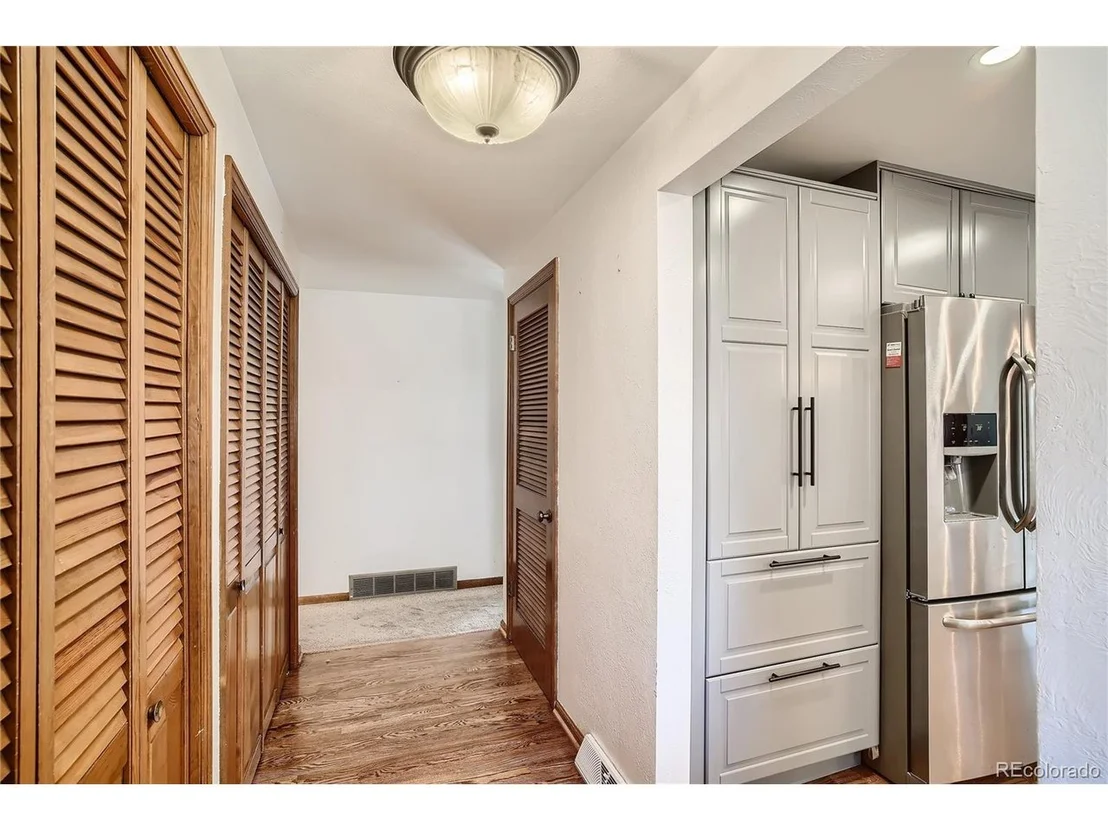 Photo of 6988 Carr Ct