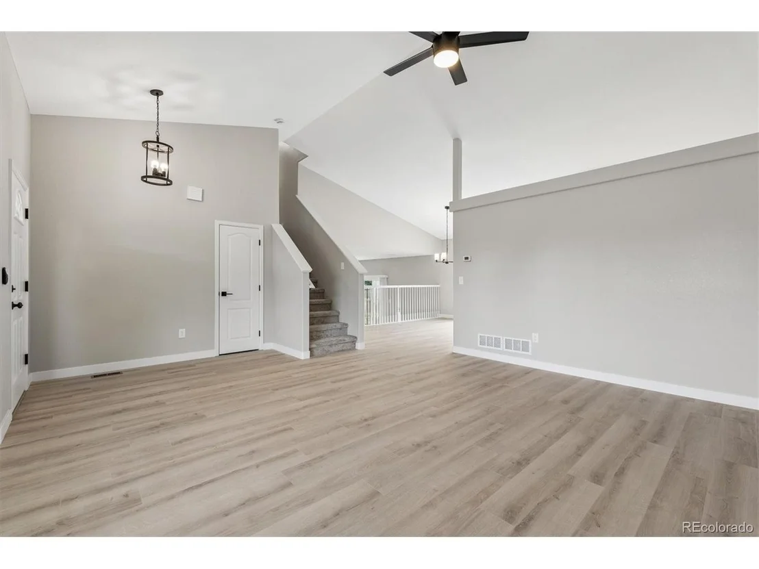 Photo of 422 Boulder Ln