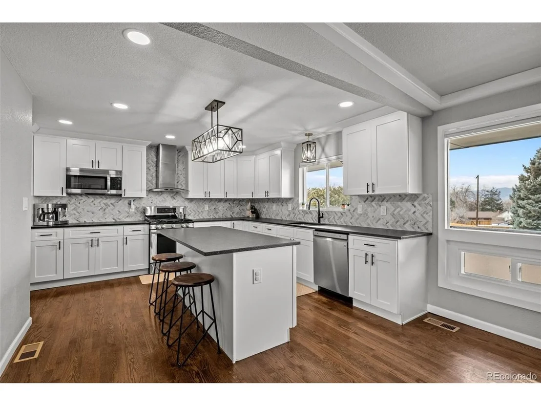 Photo of 8104 Turnpike Dr
