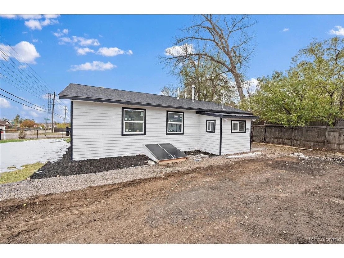 Photo of 995 Secrest St